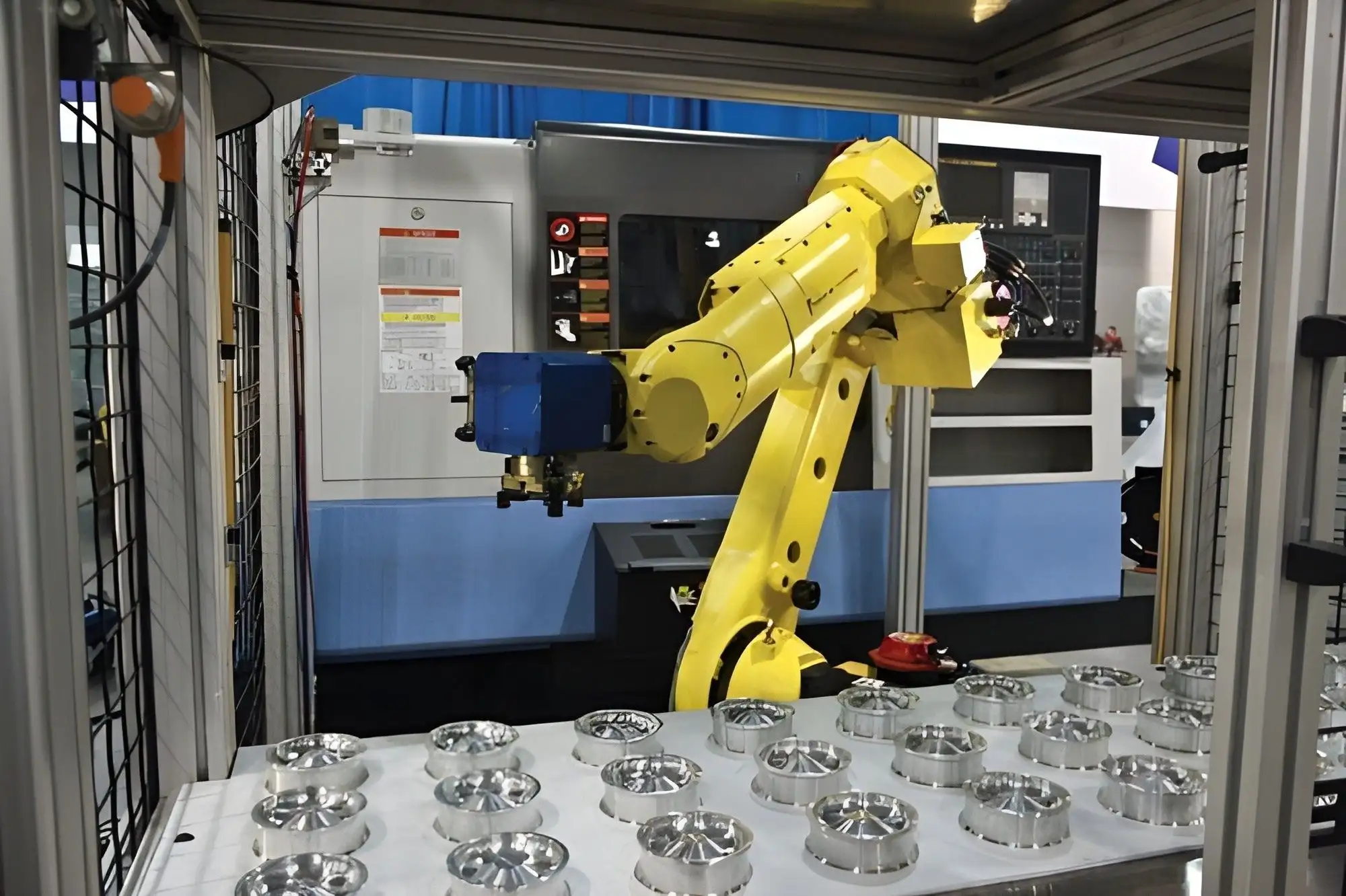 Những cân nhắc khi kết hợp robot với máy CNC