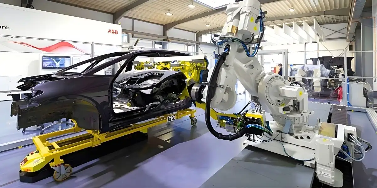 Gần 23,000 robot được lắp đặt cho ngành công nghiệp ô tô tại Châu Âu
