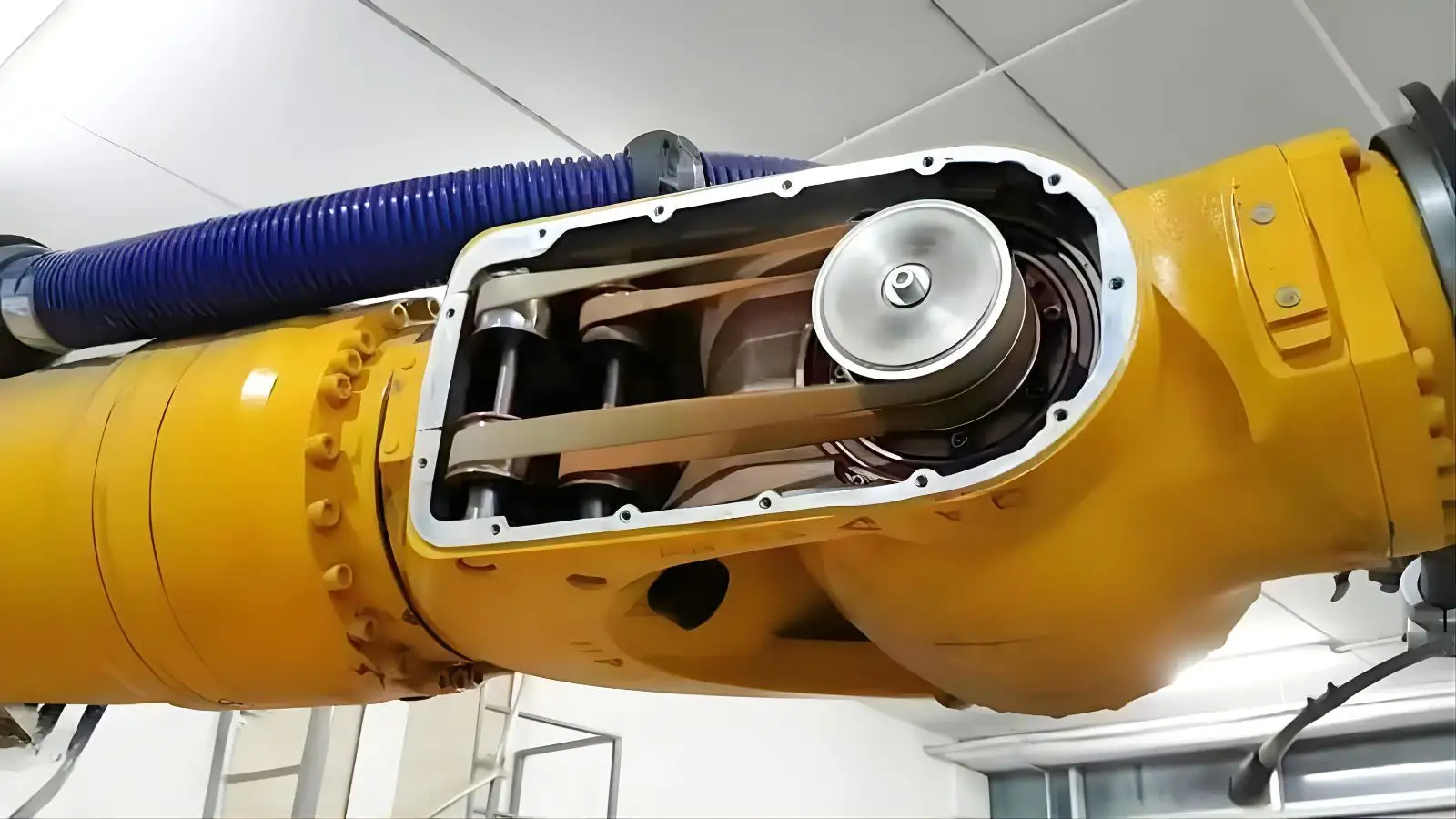 10 vấn đề của cánh tay robot cũ thường gặp phải 6 Dây đai bên trong cánh tay robot công nghiệp